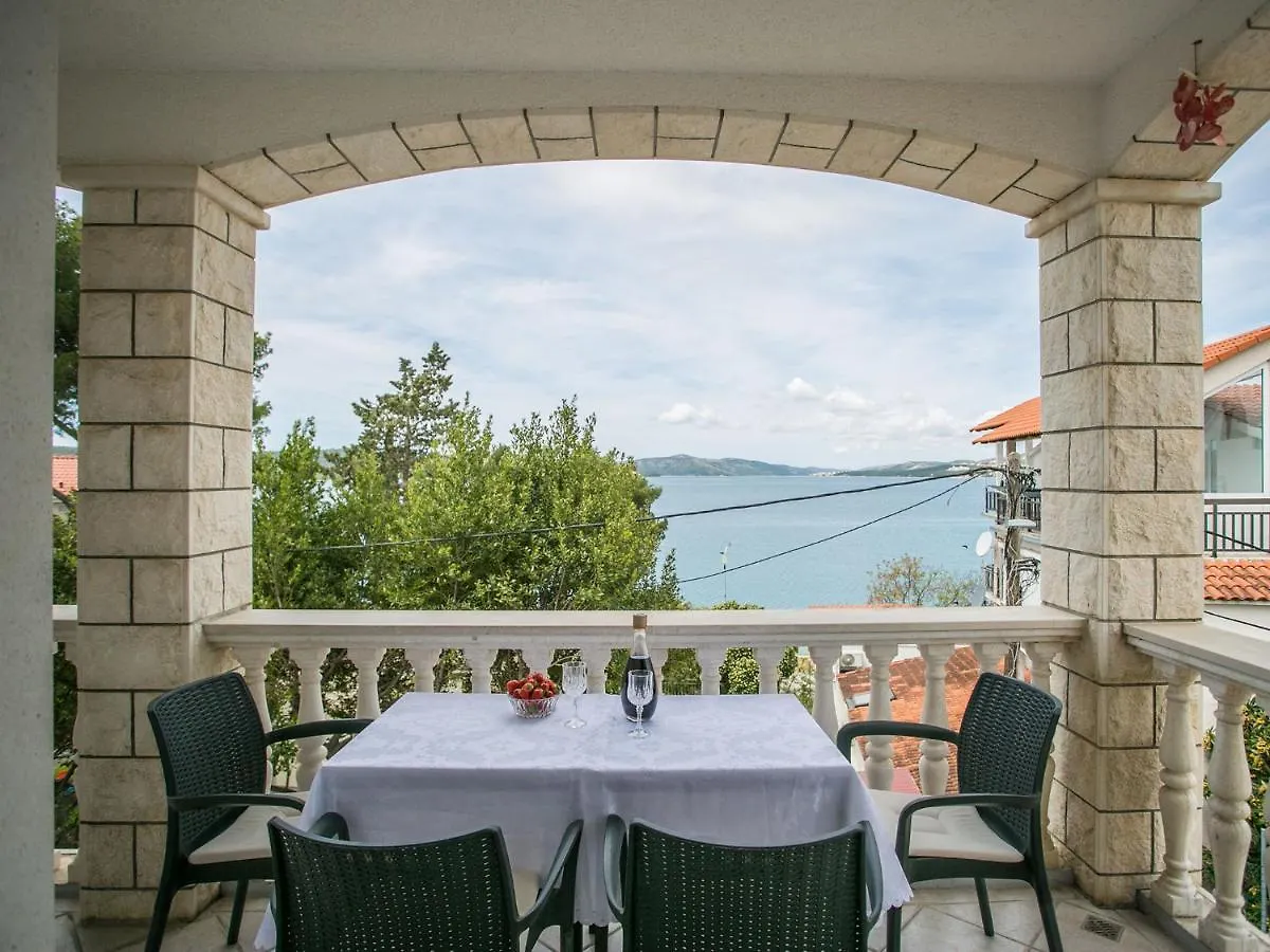 Apartments Lovric Trogir